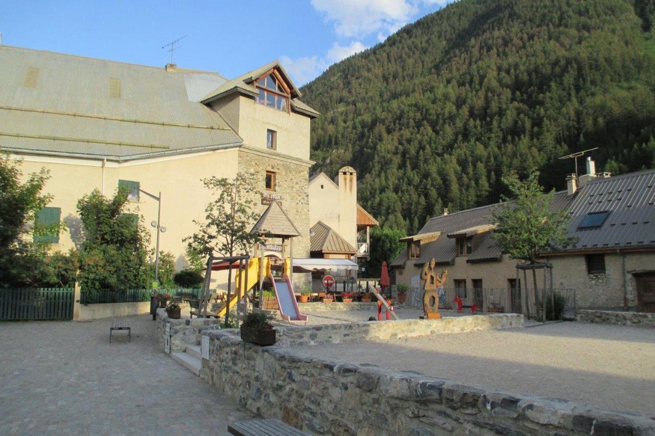 Le Gite Les Melezes Villar-d'Arene Exterior foto